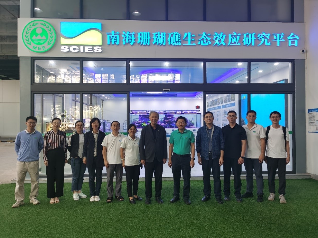 4-珊瑚礁平台合影.jpg